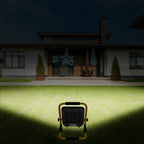 LED-Baustrahler, 50 W/100 W/150 W/200 W Arbeitsleuchten, tragbare LED-Arbeitsleuchten, Baustrahler mit kaltweißem Licht, Schutzklasse IP66, mit 3 Meter langem Kabel und klappbarem Stativ, geeignet für Baustellen (mit Stecker)