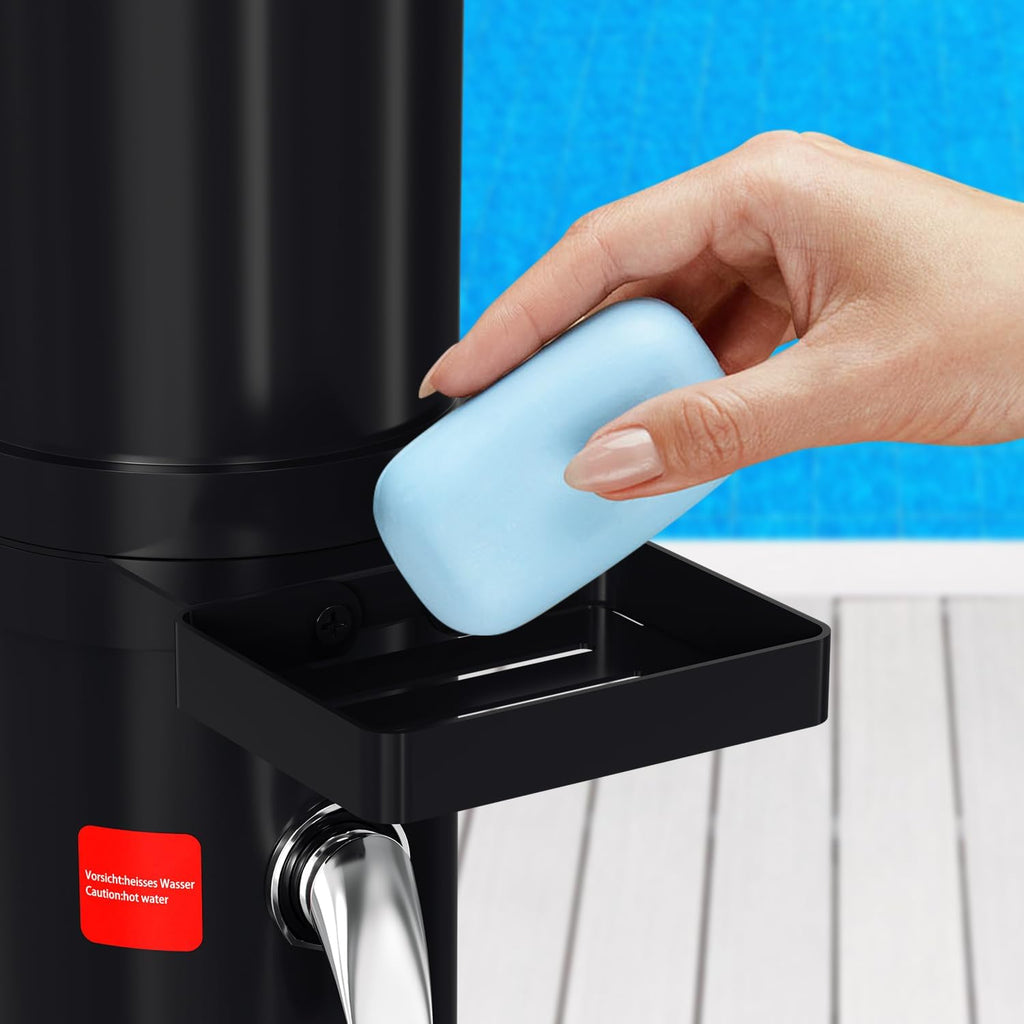 Solardusche Bogen Solar Gartendusche warmes Wasser Bis Zu 60°C Ohne Stromanschluss Pooldusche Camping mit Fußdusche und Duschablage schwenkbarem Regenduschkopf Schutzhülle Schwarz(20L/35L)