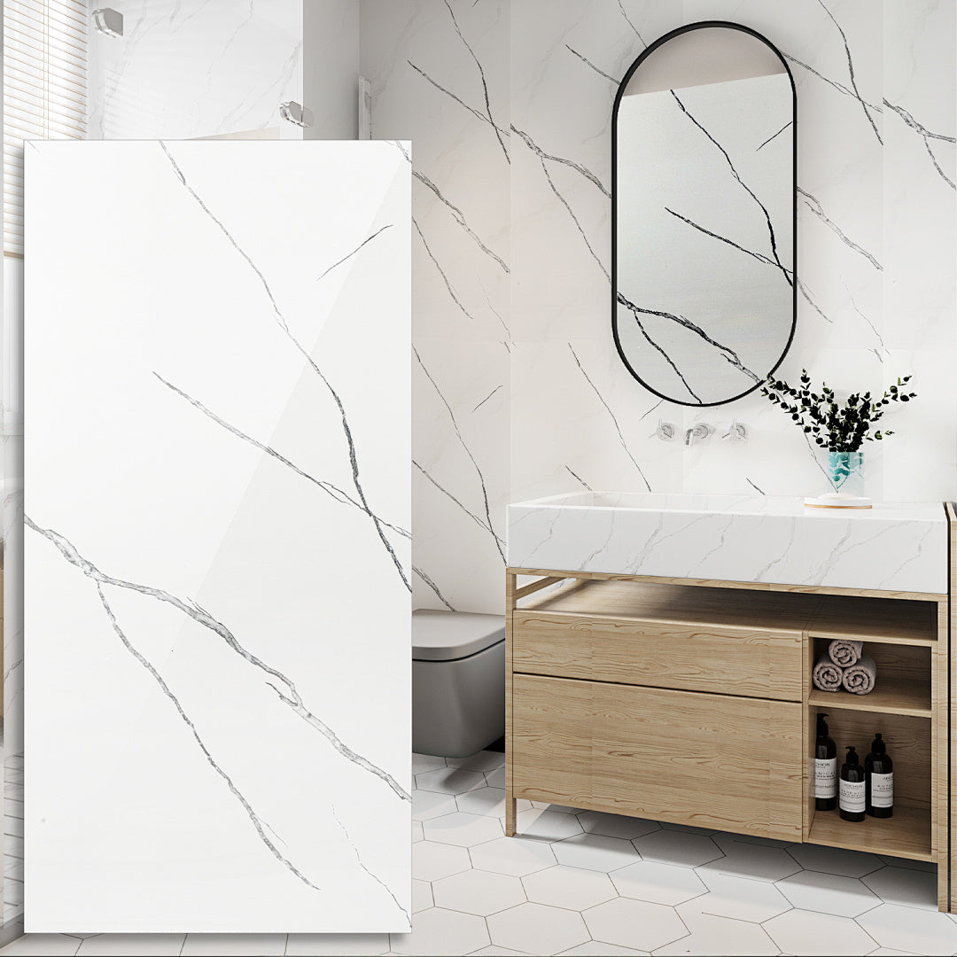 4er-Set Wandpaneele in Marmoroptik, PVC-Wandverkleidung, 120 x 60 cm, zur Selbstmontage, wasserfeste 3D-Dekorplatten für Küche und Bad, grau/weiß/weiß-gold/schwarz-weiß